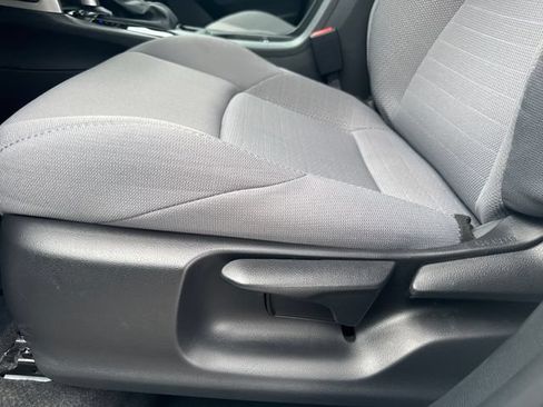 Used 2024 Toyota Corolla Cross AWD Hybrid image 12
