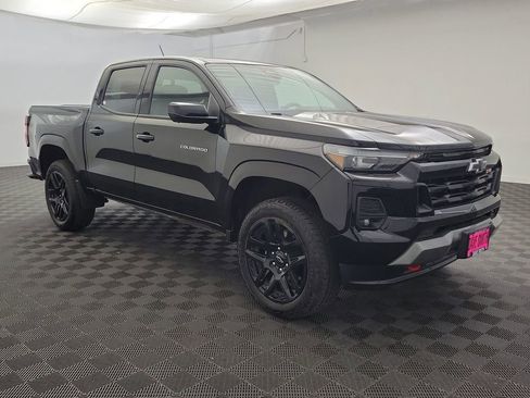 Used 2025 Chevrolet Colorado Z71 w/ Technology Package image 6