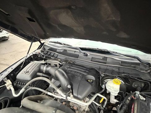 Used 2018 RAM 1500 Classic SLT AWD/4WD image 28