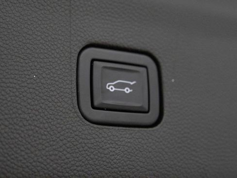 Used 2022 Buick Enclave Premium w/ Experience Buick Package image 35