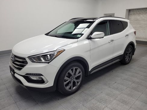 Used 2018 Hyundai Santa Fe Sport FWD image 2