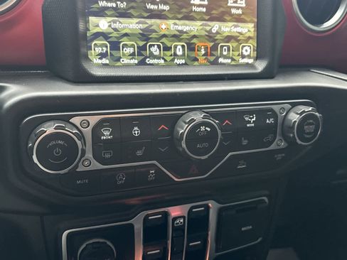 Used 2021 Jeep Gladiator Rubicon image 19