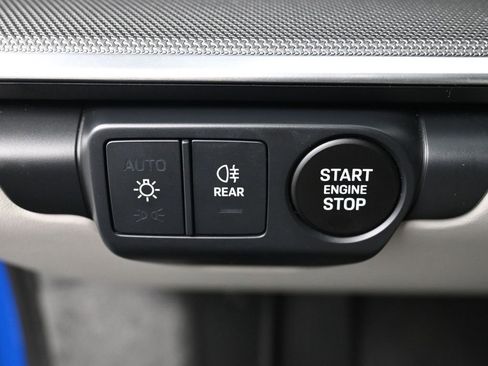 Used 2025 Porsche 911 Carrera image 23