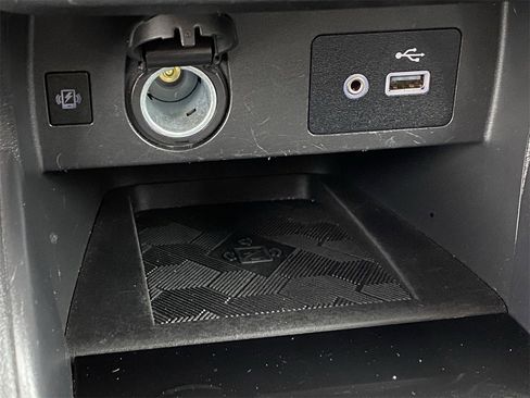 Certified 2023 Nissan Versa SV image 25