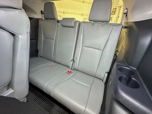 Used 2023 Toyota Highlander Limited AWD/4WD image 26