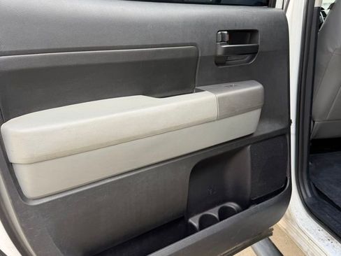 Used 2013 Toyota Tundra 2WD CrewMax w/ SR5 Pkg image 8