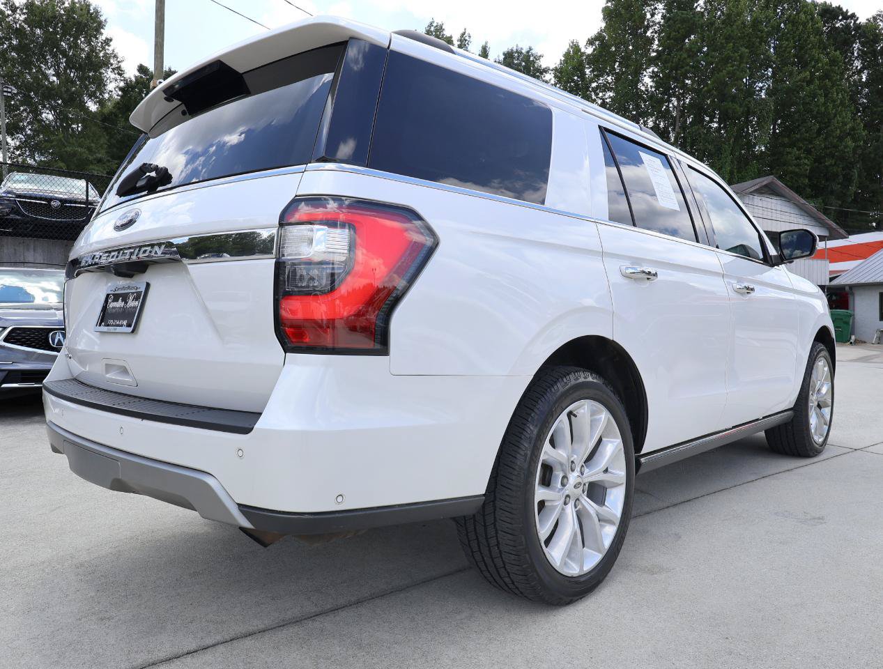 Used 2018 Ford Expedition Limited w/ Equipment Group 302A RWD image 7