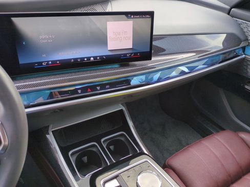 Certified 2023 BMW 740i image 30