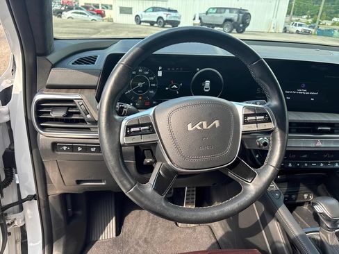 Used 2024 Kia Telluride SX Prestige AWD/4WD image 12