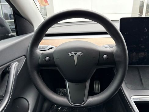 Used 2022 Tesla Model Y Performance image 19