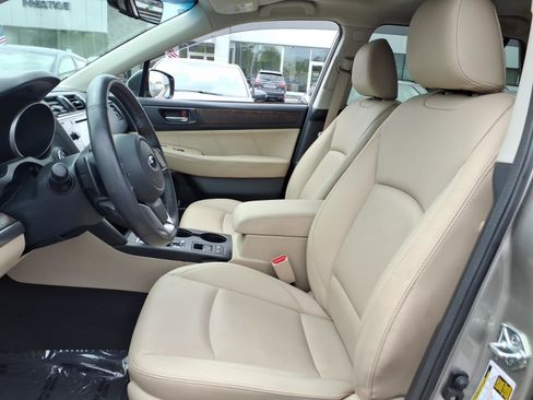 Used 2018 Subaru Outback 2.5i Limited AWD/4WD image 18