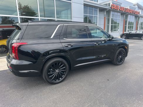 Used 2024 Hyundai Palisade Calligraphy AWD/4WD image 3