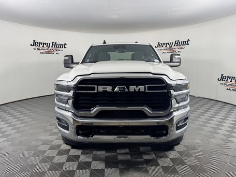 Used 2025 RAM 2500 Big Horn AWD/4WD image 5