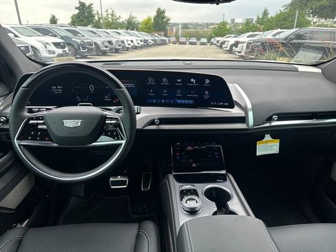 New 2026 Cadillac Vistiq Premium Luxury AWD/4WD image 28