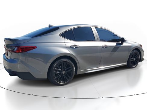 Used 2025 Toyota Camry SE FWD image 5