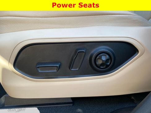 Used 2023 Jeep Grand Cherokee Limited w/ Luxury Tech Group II AWD/4WD image 19