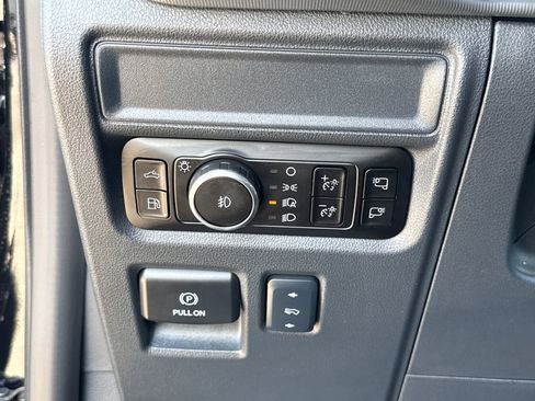 Used 2025 Ford F150 Lariat w/ Equipment Group 501A Mid image 13