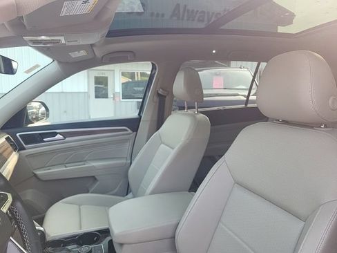 Used 2023 Volkswagen Atlas SEL AWD/4WD image 5