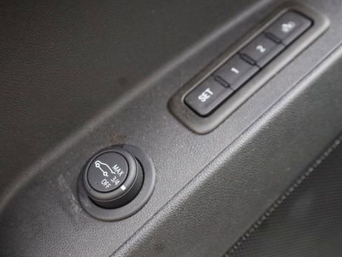 Used 2023 Chevrolet Equinox Premier image 20