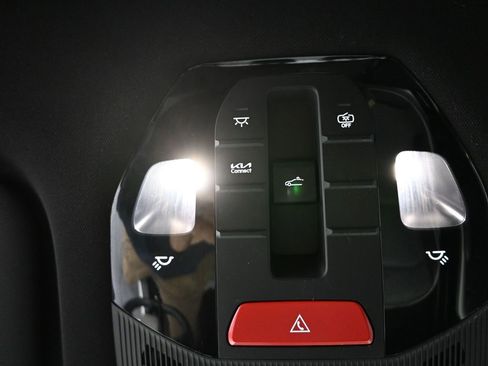 Used 2025 Kia K4 GT-Line w/ GT-Line Sunroof Package image 15