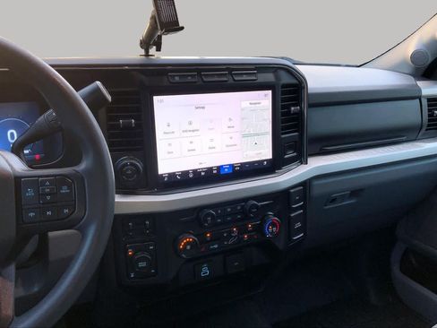 Used 2023 Ford F250 XLT w/ XLT Premium Package AWD/4WD image 7