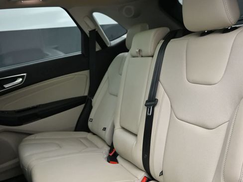 Used 2017 Ford Edge Titanium w/ Equipment Group 301A AWD/4WD image 27
