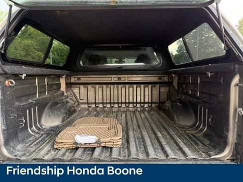 Used 2015 GMC Canyon SLE AWD/4WD image 41