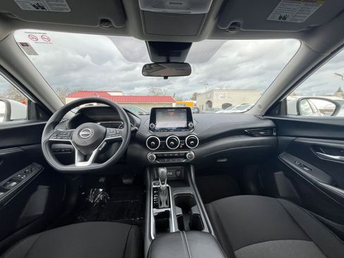 Used 2025 Nissan Sentra SV image 31