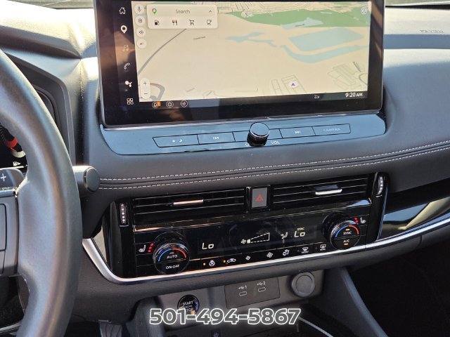 Used 2024 Nissan Rogue SL FWD image 17
