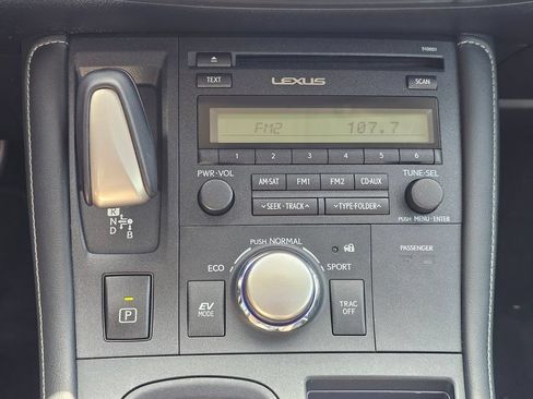 Used 2015 Lexus CT 200h FWD image 32