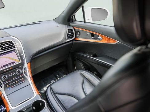Used 2020 Lincoln Nautilus Reserve FWD image 28