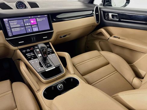 Certified 2021 Porsche Cayenne Coupe AWD/4WD image 26
