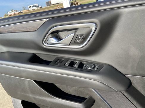 Used 2023 Chevrolet Suburban LT image 49