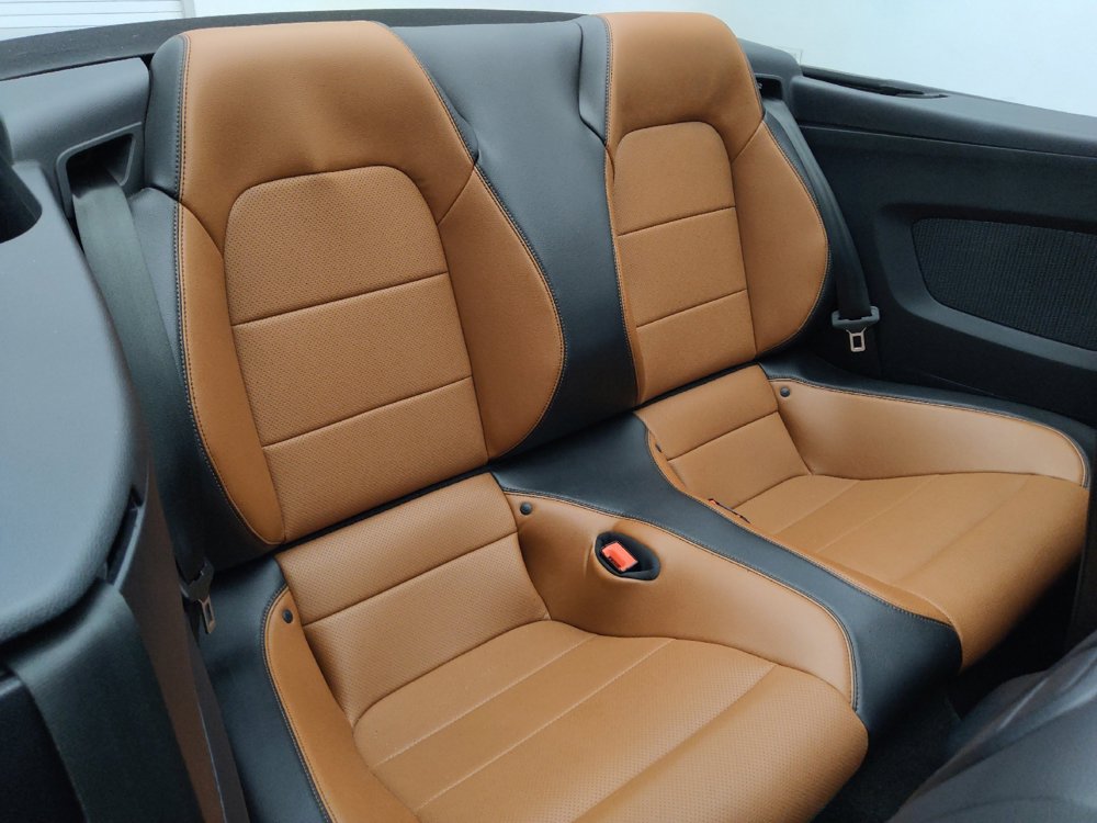 Used 2018 Ford Mustang Premium RWD image 19