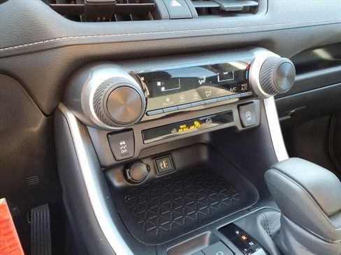 Certified 2025 Toyota RAV4 LE image 23