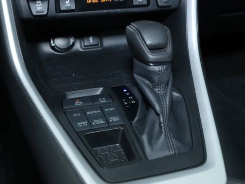 Certified 2020 Toyota RAV4 XLE image 27