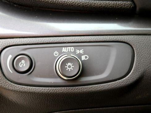 Used 2019 Buick Encore Preferred w/ Safety Package image 17