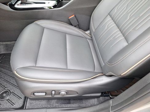 Used 2025 Buick Envista Preferred FWD image 18