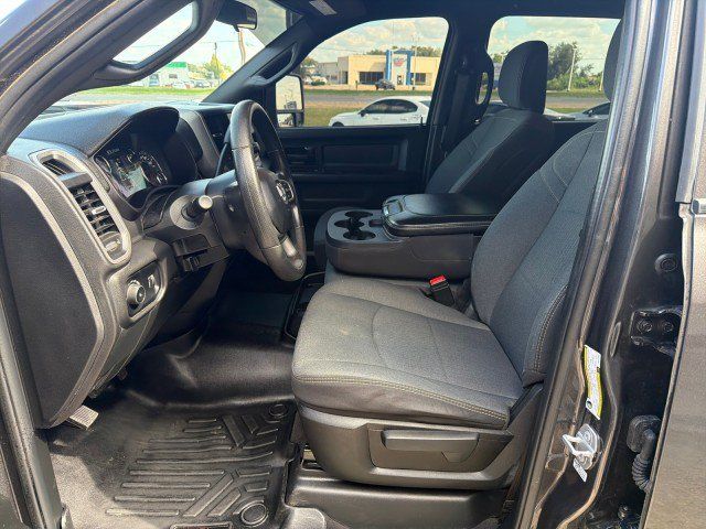Used 2024 RAM 3500 Tradesman w/ Chrome Appearance Group AWD/4WD image 14
