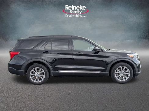 Used 2024 Ford Explorer XLT w/ Equipment Group 202A AWD/4WD image 4
