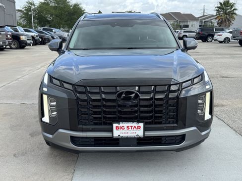 Used 2023 Hyundai Palisade Limited FWD image 3