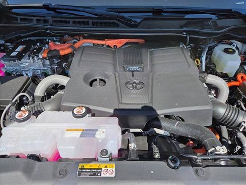 New 2026 Toyota Tundra Limited AWD/4WD image 16