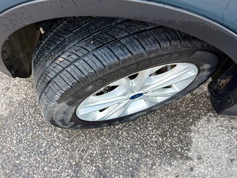 Used 2019 Ford Escape SE image 24