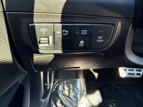 Used 2016 Hyundai Veloster w/ Option Group 02 image 22