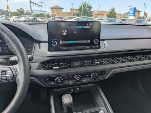 Used 2025 Honda Accord SE image 28
