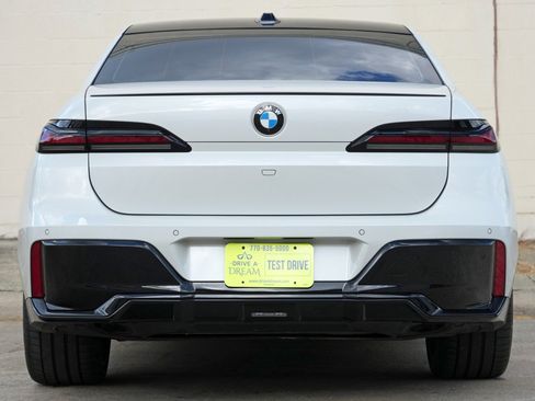 Used 2023 BMW 740i RWD image 11