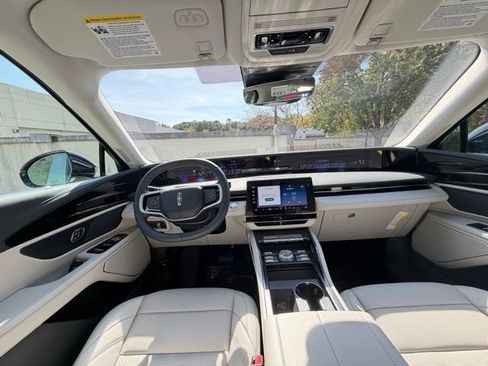 New 2026 Lincoln Nautilus Premier image 10