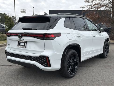 New 2026 Volkswagen Tiguan SE R-Line FWD image 5