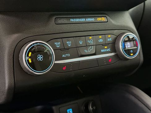 Certified 2020 Ford Escape SE image 17