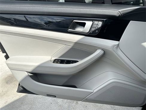Used 2022 Porsche Panamera 4S image 30